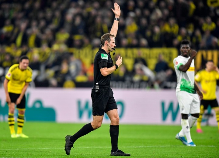 Posudzovanie ofsajdov sa pri VAR-e možno dočká tolerancie